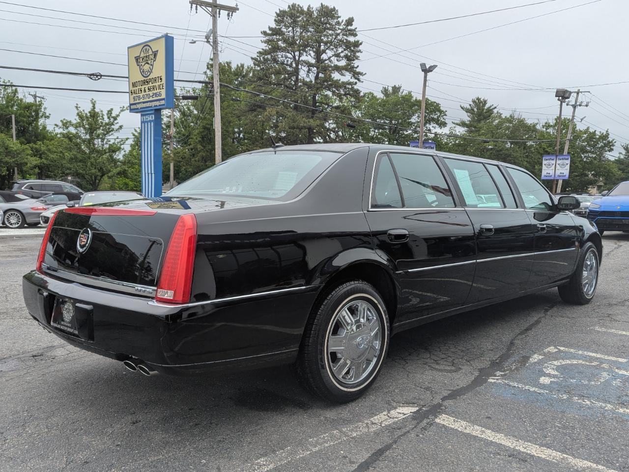 Cadillac DTS Professional 4dr Sdn Limousine 2007