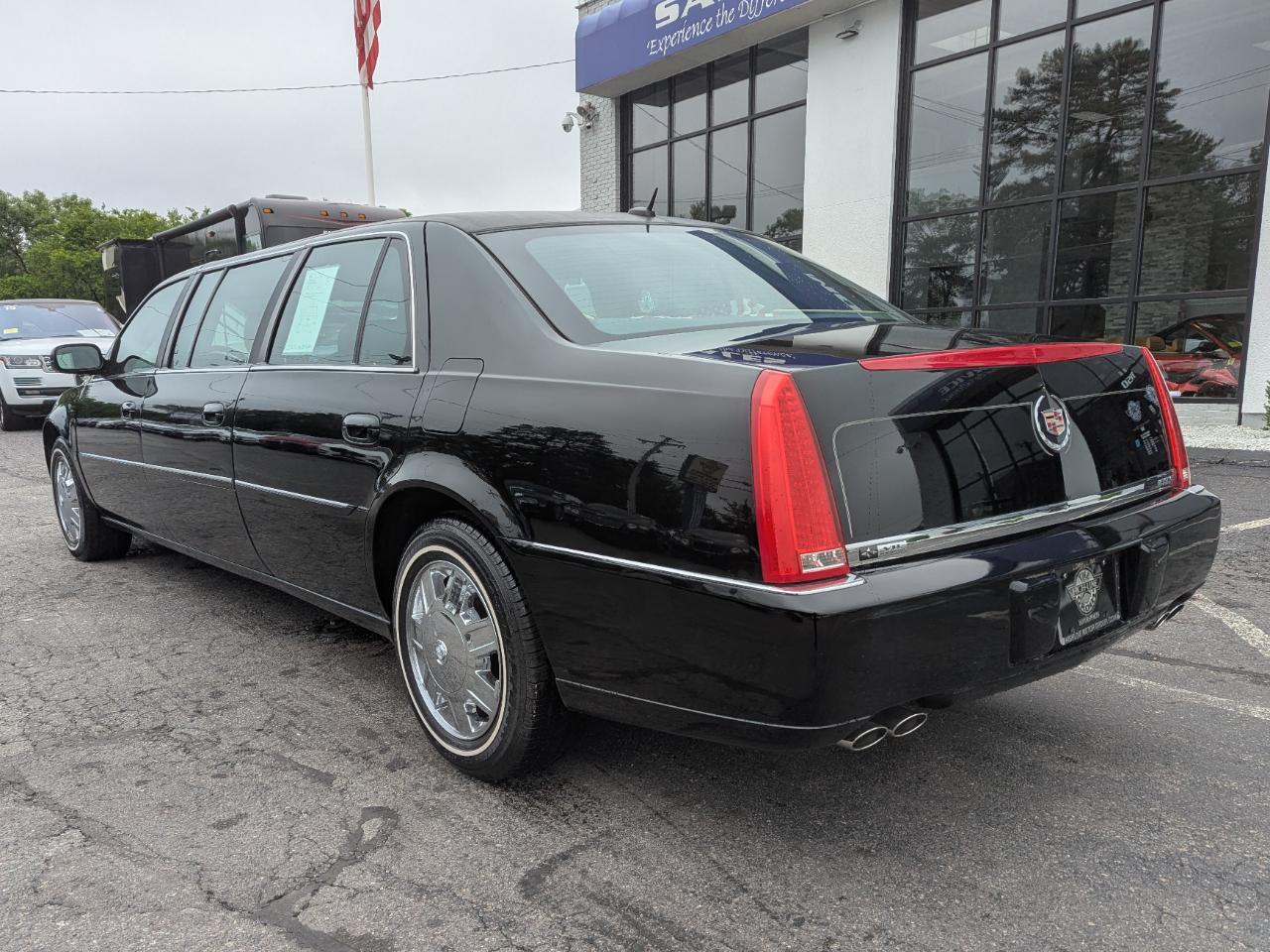 Cadillac DTS Professional 4dr Sdn Limousine 2007
