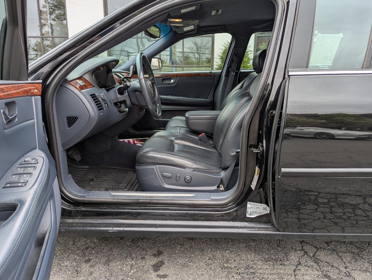 Cadillac DTS Professional 4dr Sdn Limousine 2007