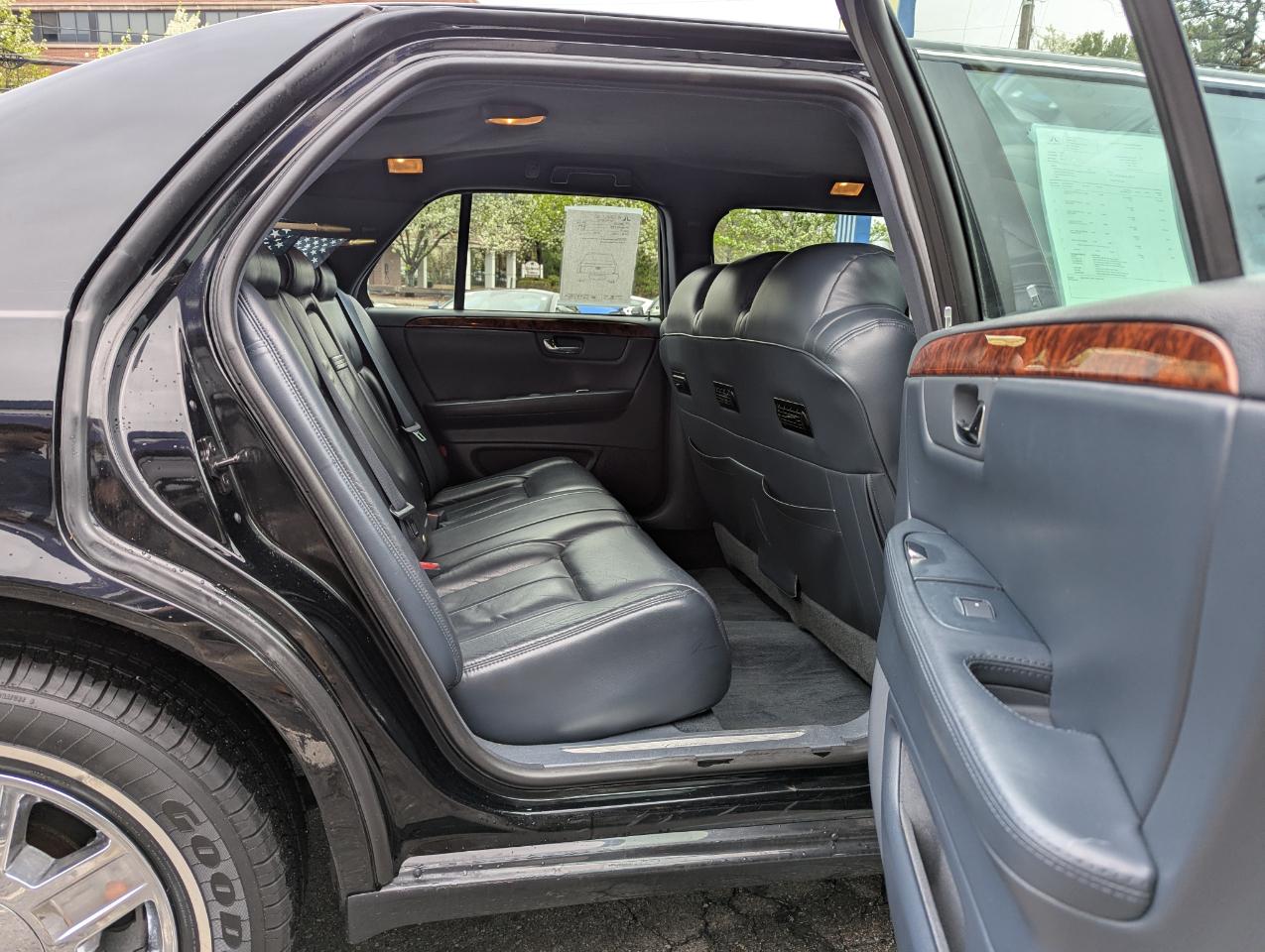 Cadillac DTS Professional 4dr Sdn Limousine 2007
