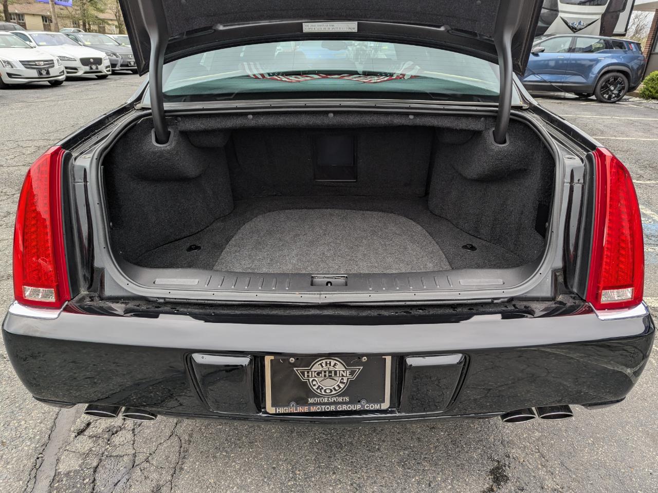 Cadillac DTS Professional 4dr Sdn Limousine 2007