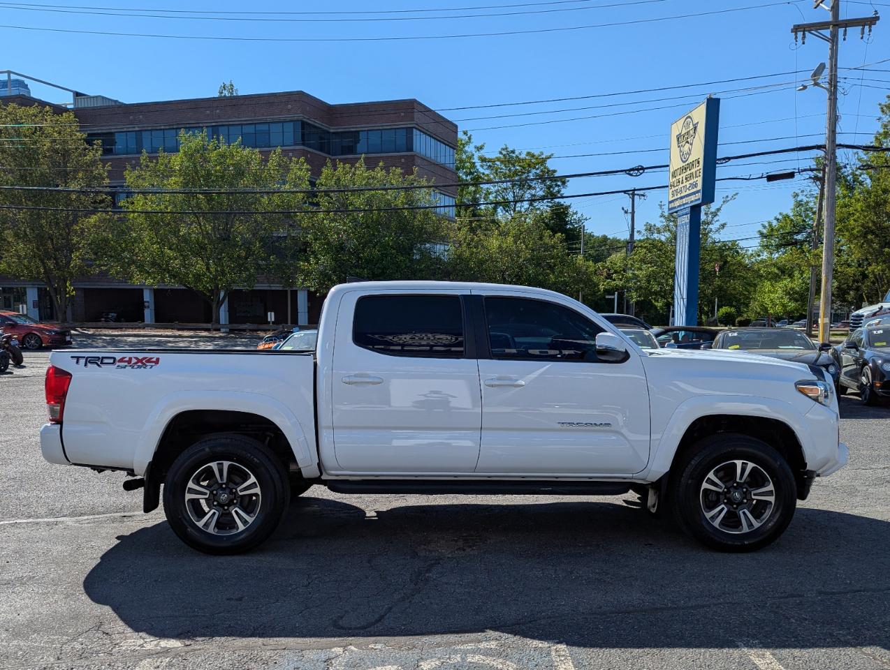 Toyota Tacoma TRD Sport Dbl Cab 4WD V6 at 2017