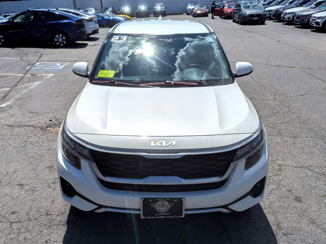 2023 Kia Seltos LX photo 3