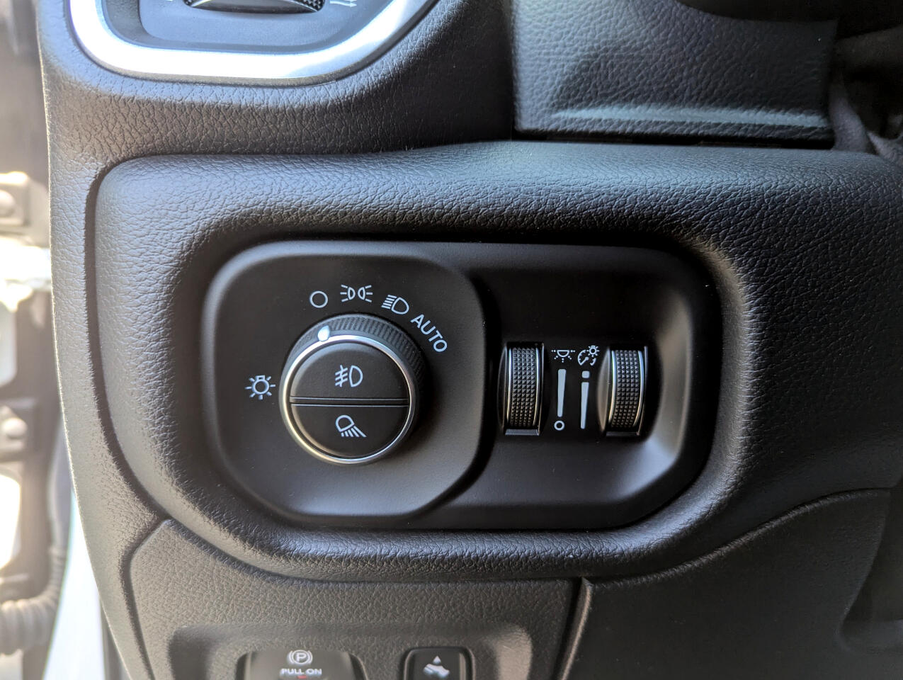 2020 Ram 1500 Laramie photo 15