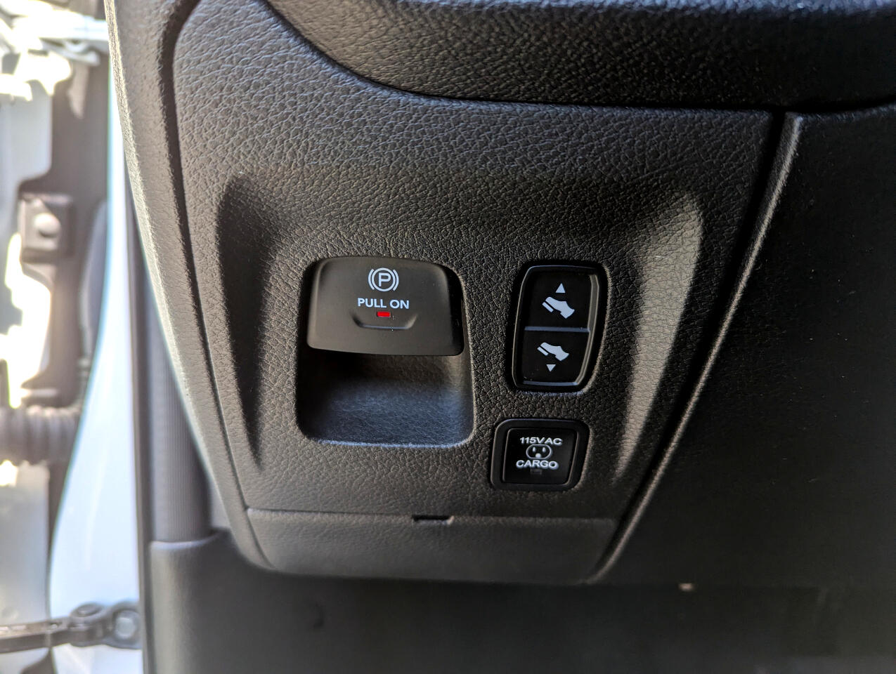 2020 Ram 1500 Laramie photo 16