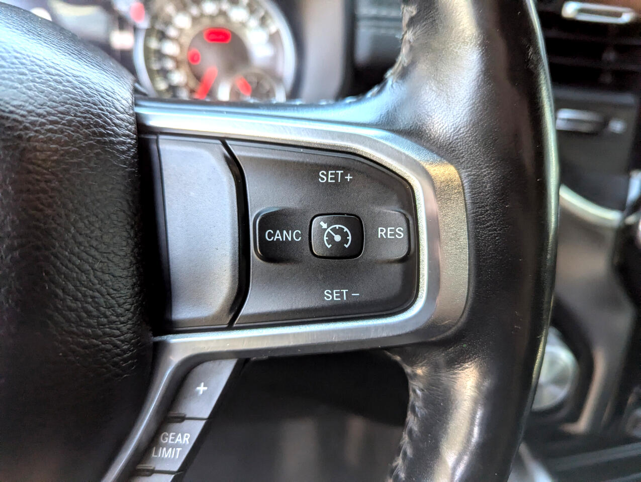 2020 Ram 1500 Laramie photo 19