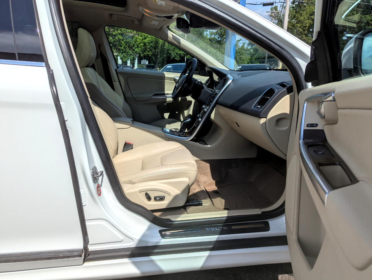 2014 Volvo XC60 photo 30