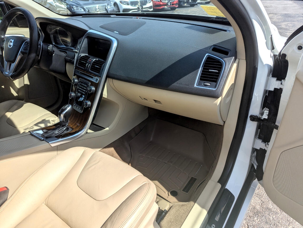 2014 Volvo XC60 photo 31