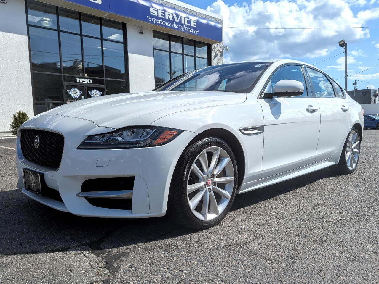 2016 Jaguar XF 35t R-Sport AWD photo 2