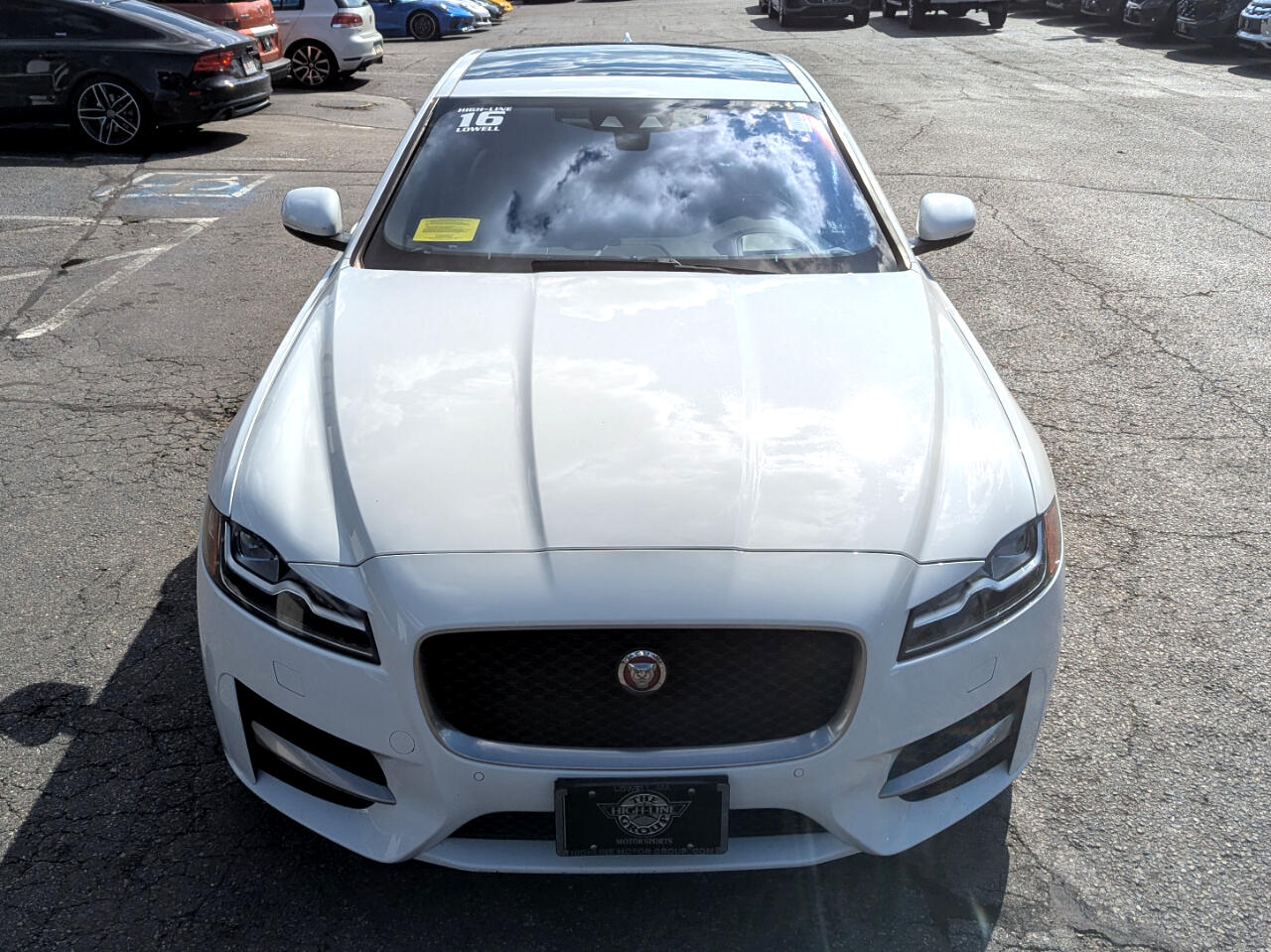 2016 Jaguar XF 35t R-Sport AWD photo 3