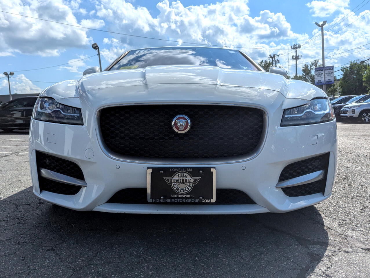 2016 Jaguar XF 35t R-Sport AWD photo 4