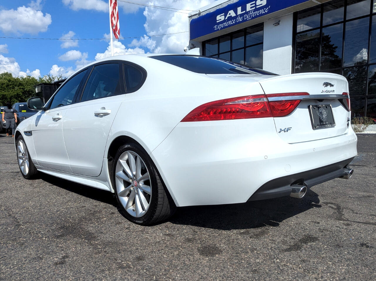 2016 Jaguar XF 35t R-Sport AWD photo 10