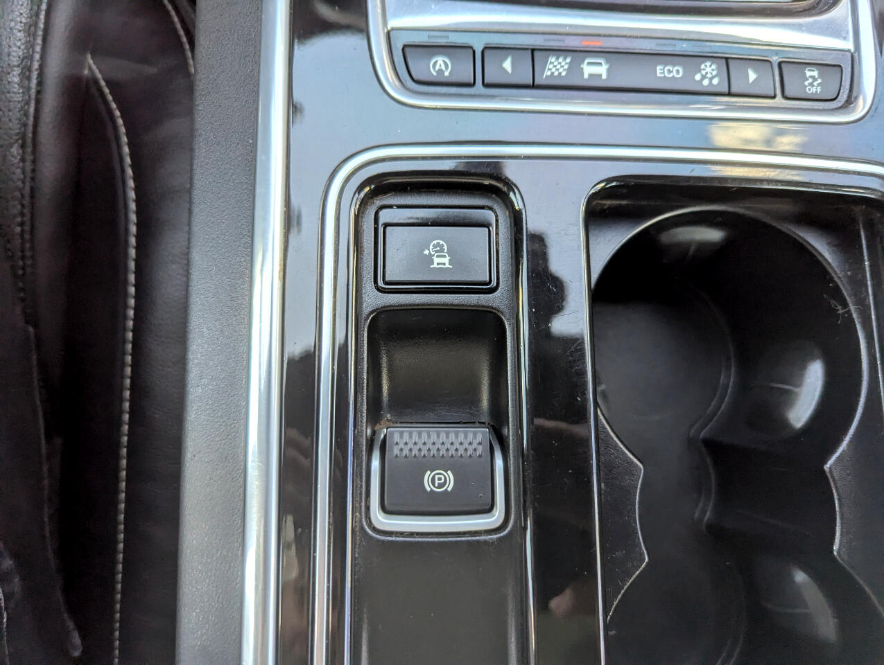 2016 Jaguar XF 35t R-Sport AWD photo 27