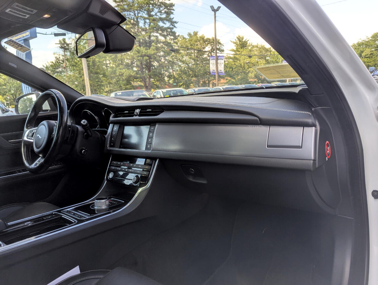 2016 Jaguar XF 35t R-Sport AWD photo 33