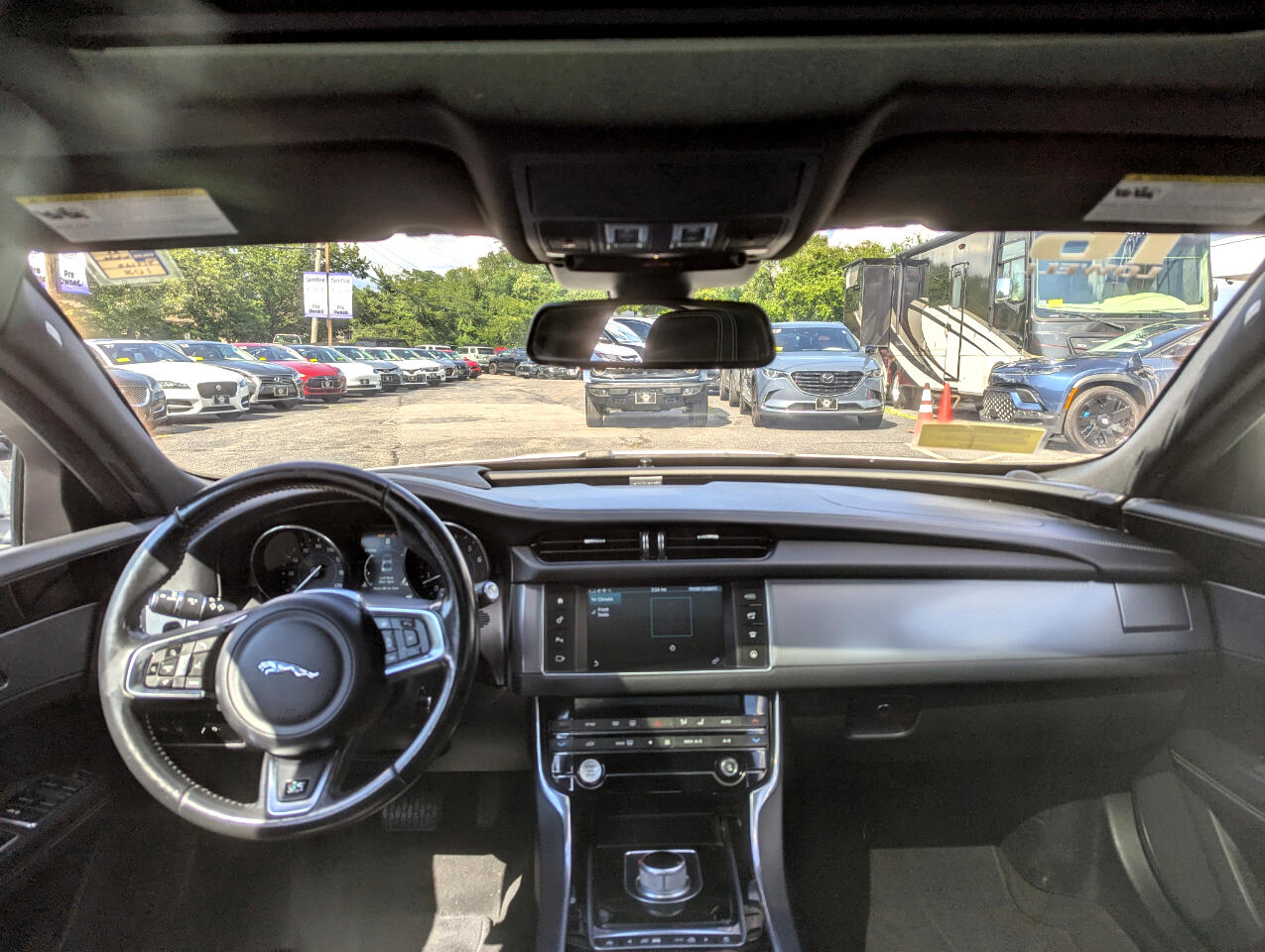 2016 Jaguar XF 35t R-Sport AWD photo 41