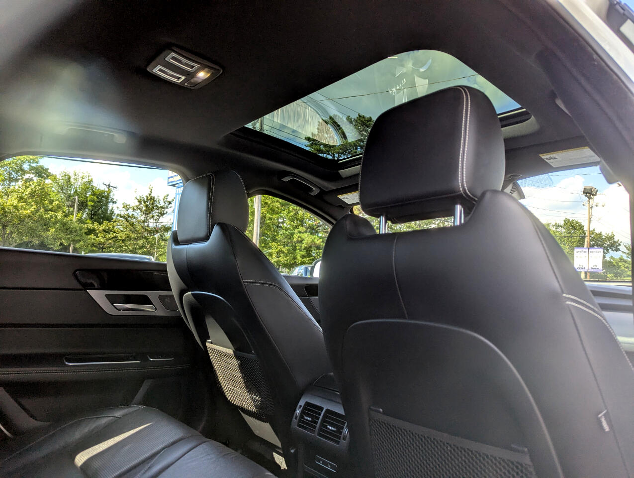 2016 Jaguar XF 35t R-Sport AWD photo 44