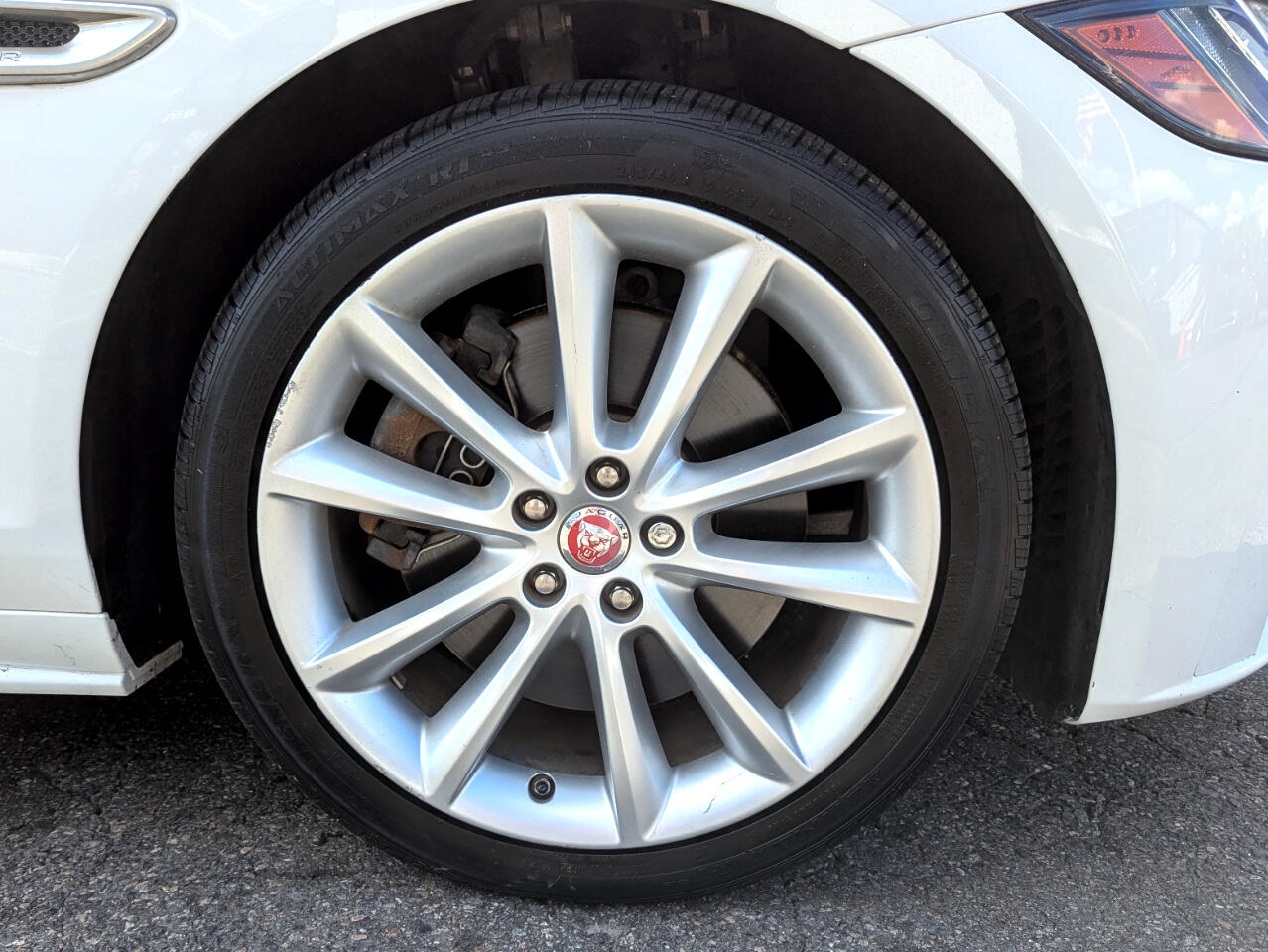 2016 Jaguar XF 35t R-Sport AWD photo 55