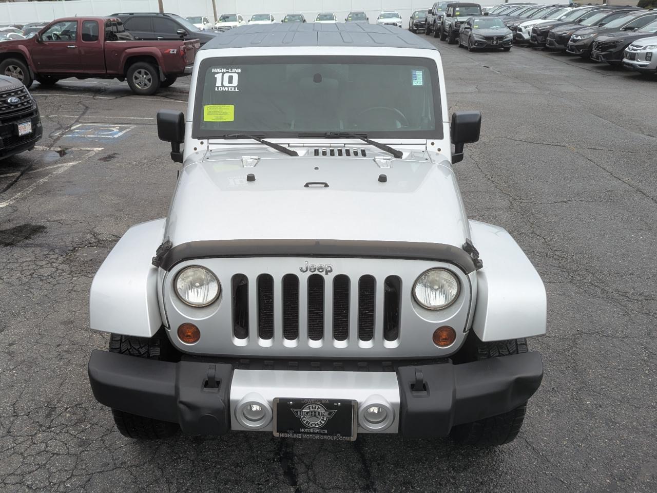 Jeep Wrangler Unlimited 4WD 4dr Sahara 2010