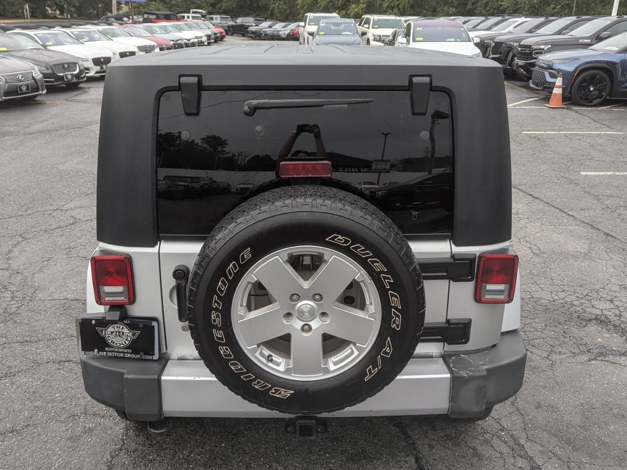 Jeep Wrangler Unlimited 4WD 4dr Sahara 2010