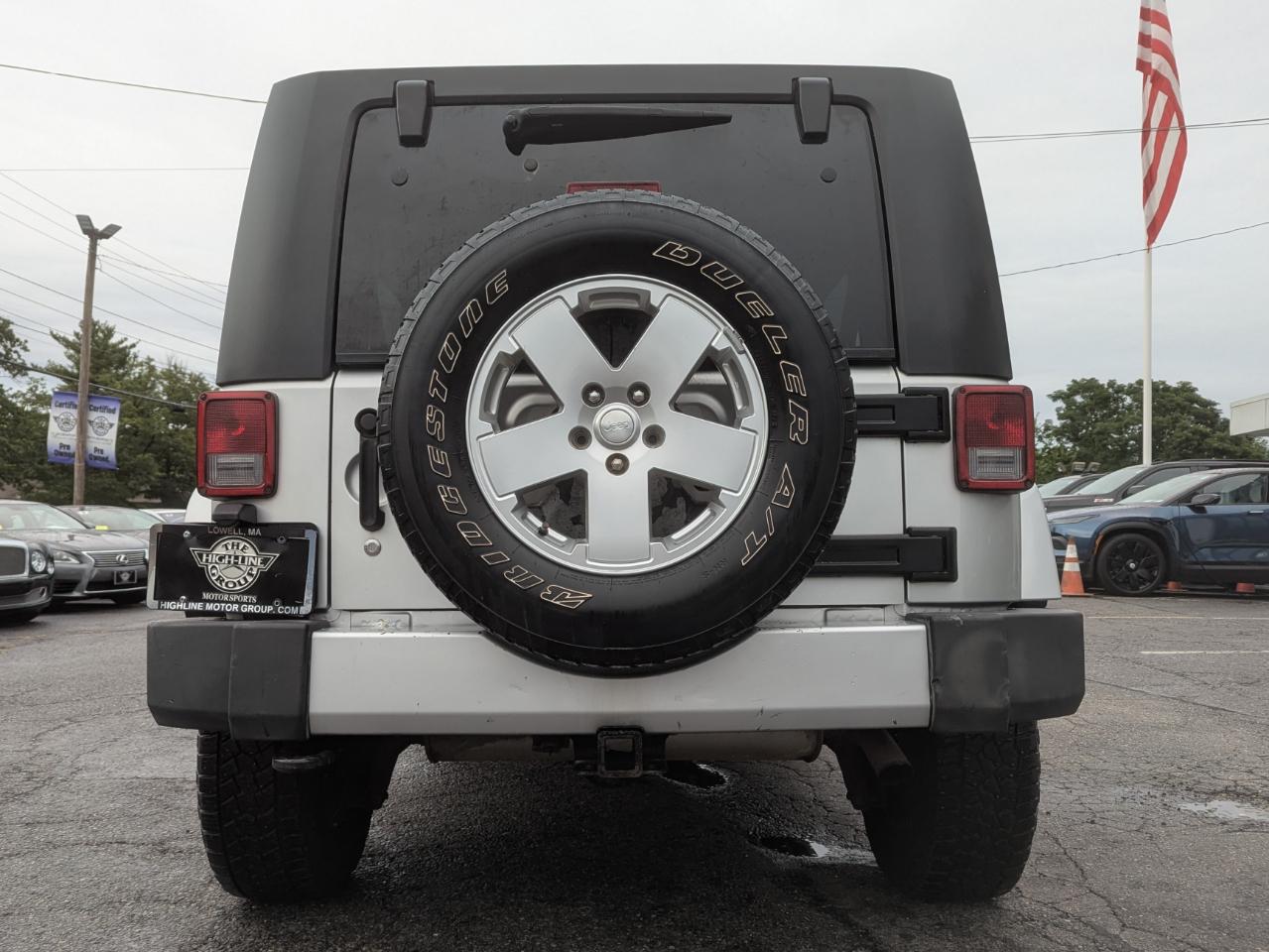 Jeep Wrangler Unlimited 4WD 4dr Sahara 2010
