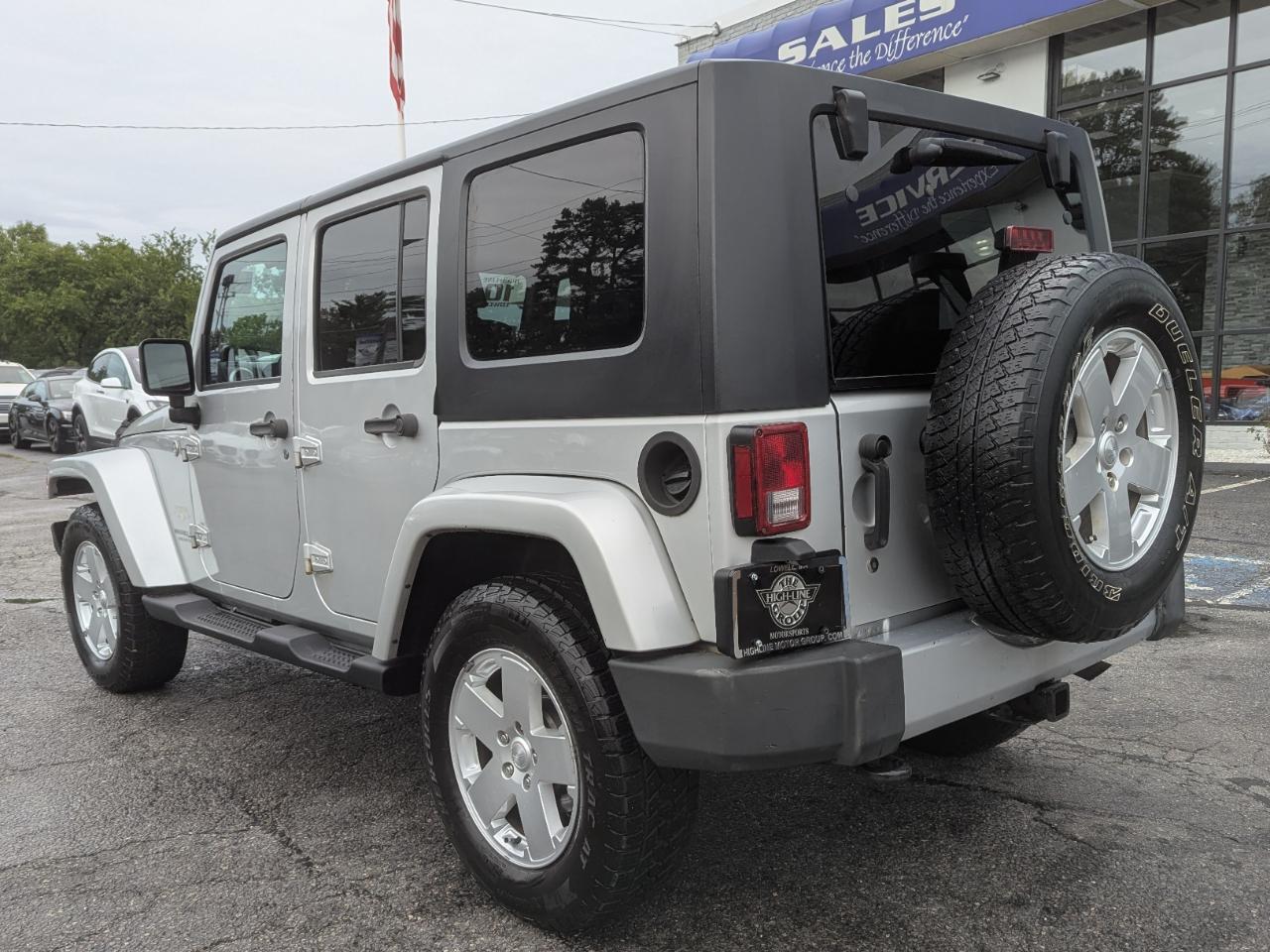 Jeep Wrangler Unlimited 4WD 4dr Sahara 2010
