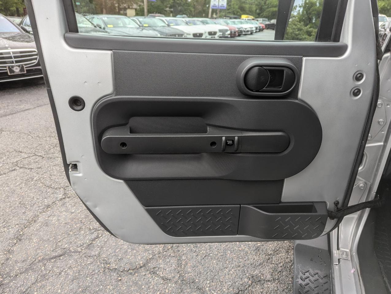 Jeep Wrangler Unlimited 4WD 4dr Sahara 2010