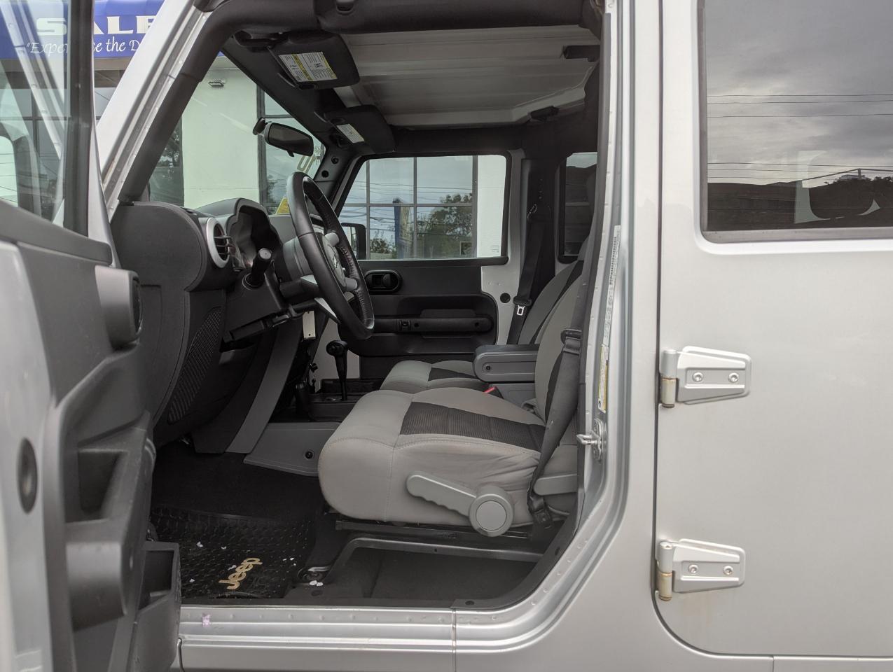 Jeep Wrangler Unlimited 4WD 4dr Sahara 2010
