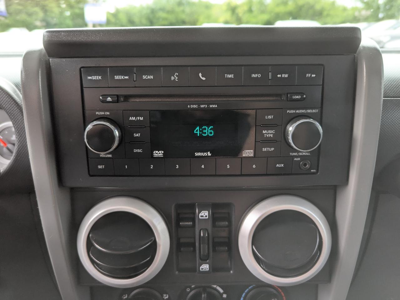 Jeep Wrangler Unlimited 4WD 4dr Sahara 2010