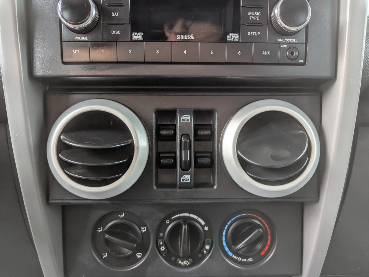 Jeep Wrangler Unlimited 4WD 4dr Sahara 2010