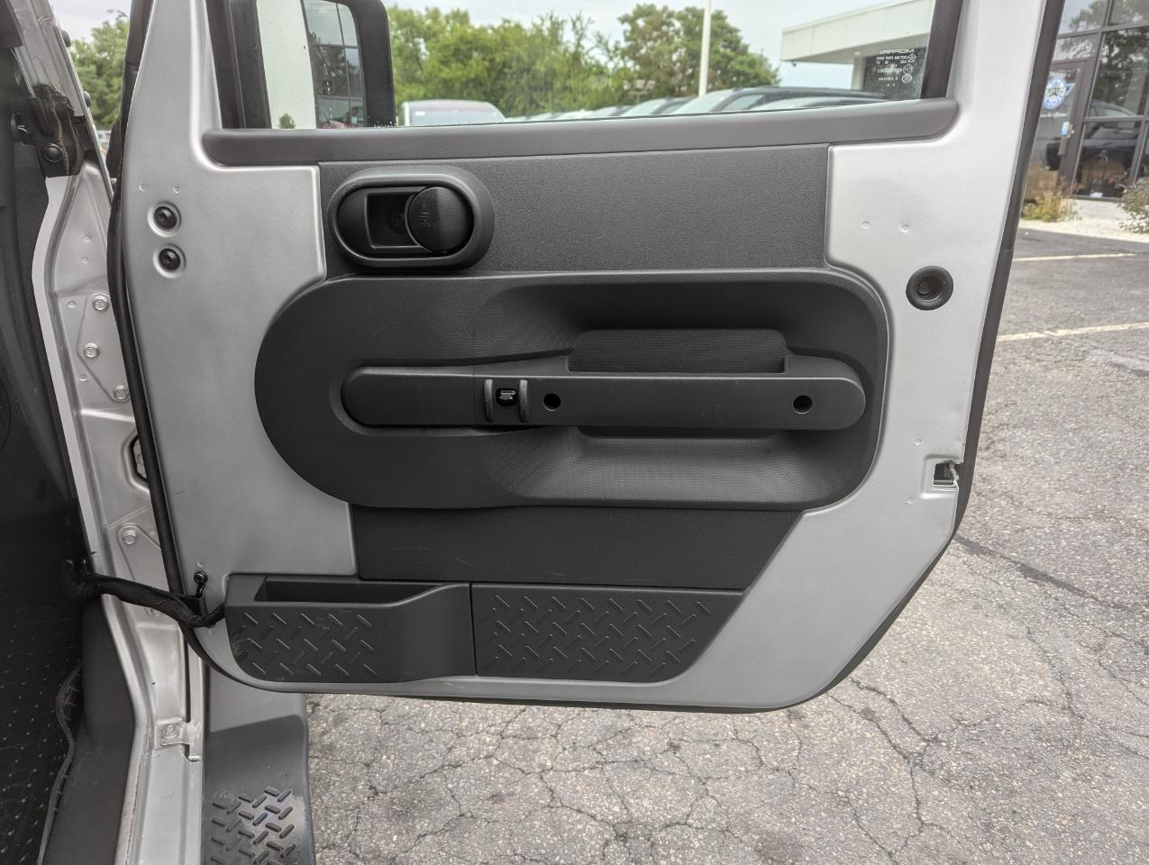 Jeep Wrangler Unlimited 4WD 4dr Sahara 2010
