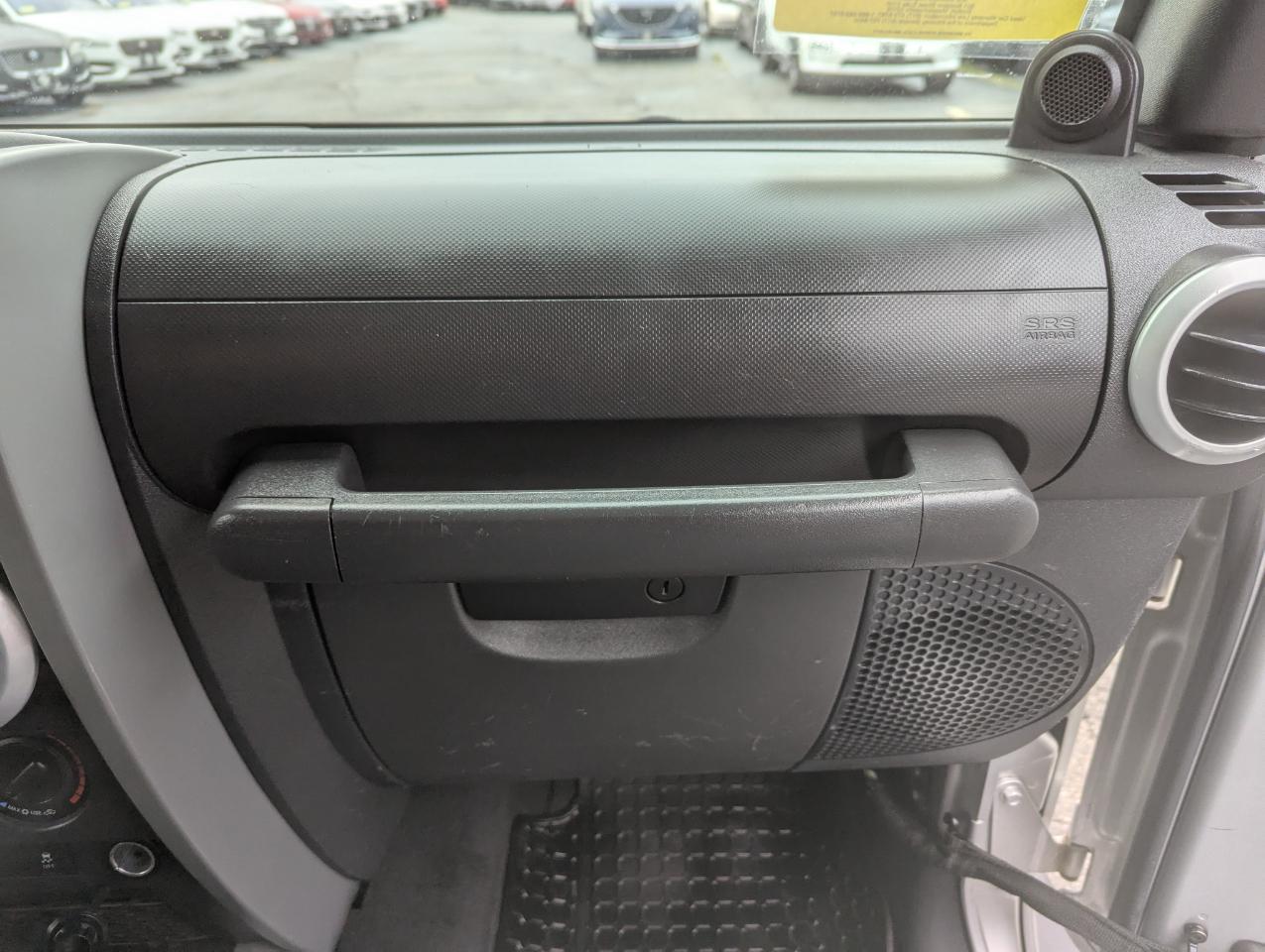 Jeep Wrangler Unlimited 4WD 4dr Sahara 2010