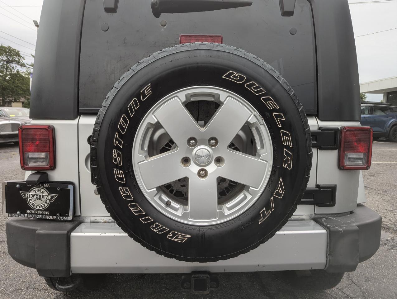 Jeep Wrangler Unlimited 4WD 4dr Sahara 2010