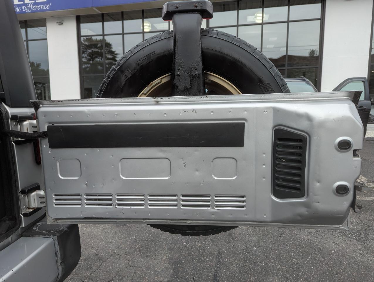 Jeep Wrangler Unlimited 4WD 4dr Sahara 2010