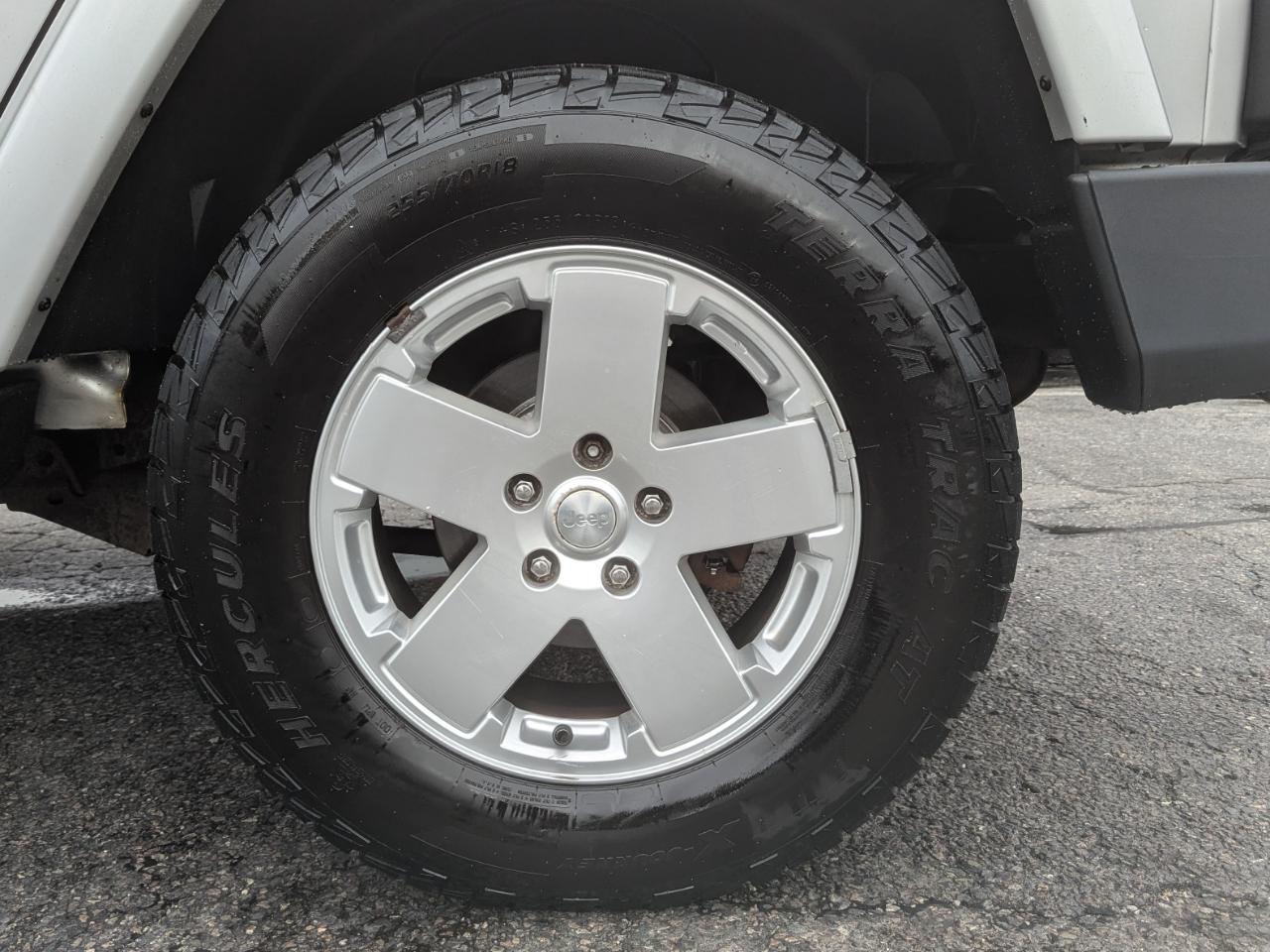 Jeep Wrangler Unlimited 4WD 4dr Sahara 2010