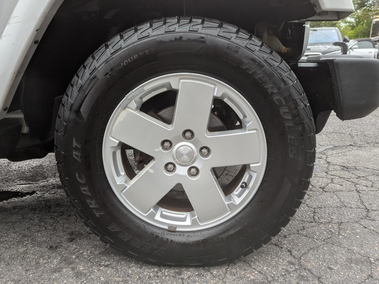 Jeep Wrangler Unlimited 4WD 4dr Sahara 2010