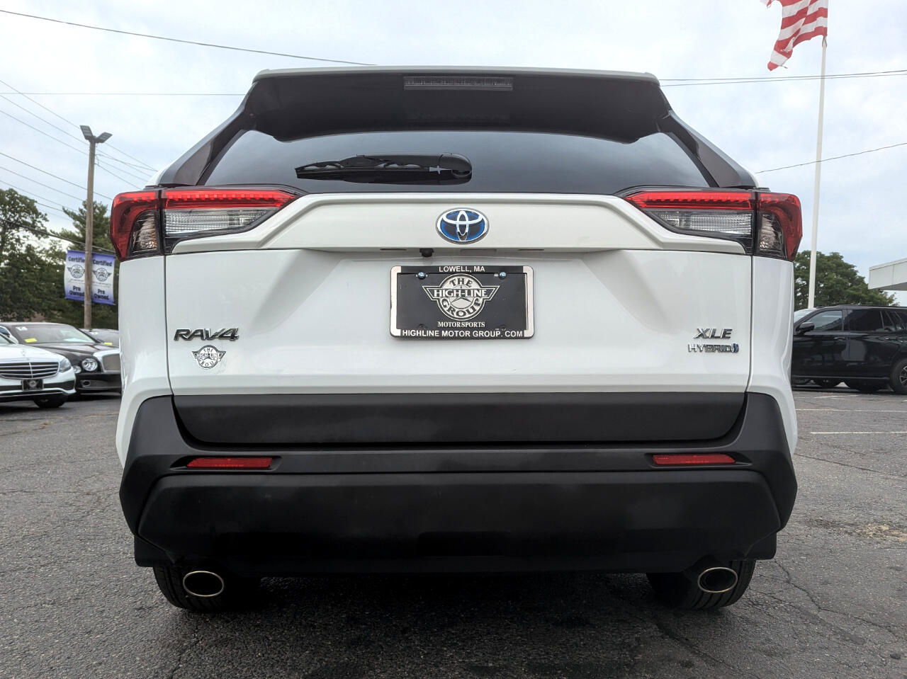 2024 Toyota RAV4 Hybrid XLE photo 7