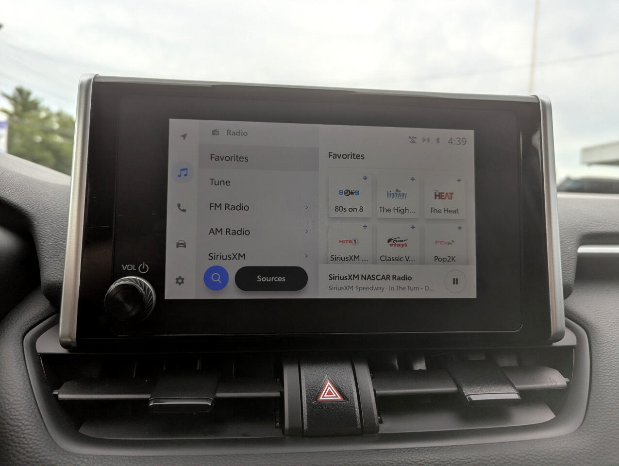 2024 Toyota RAV4 Hybrid XLE photo 21