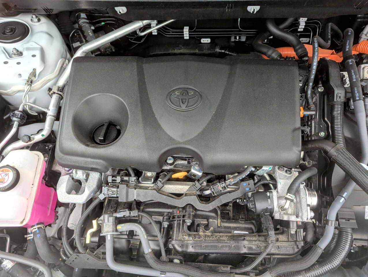 2024 Toyota RAV4 Hybrid XLE photo 40