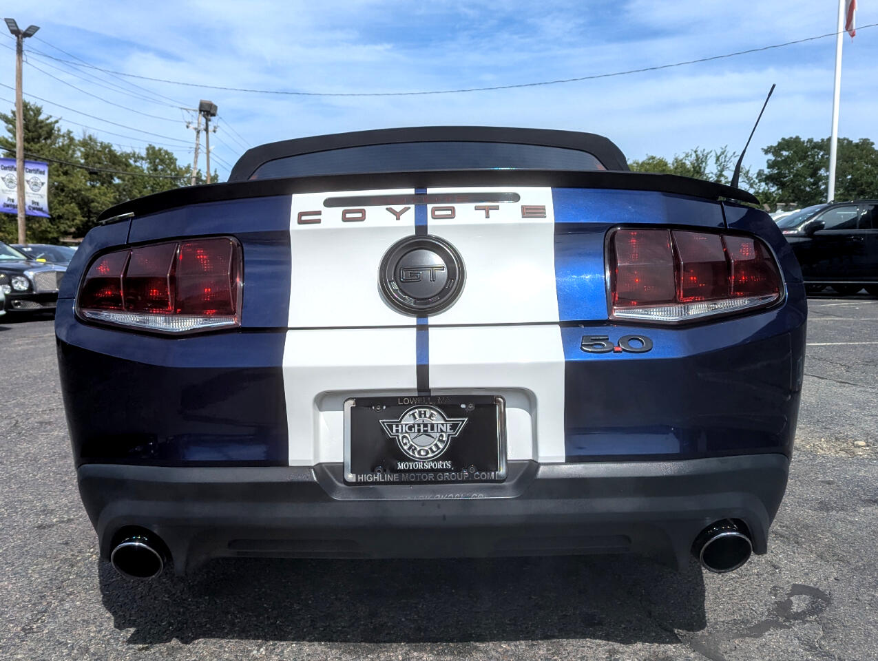 2011 Ford Mustang GT photo 9