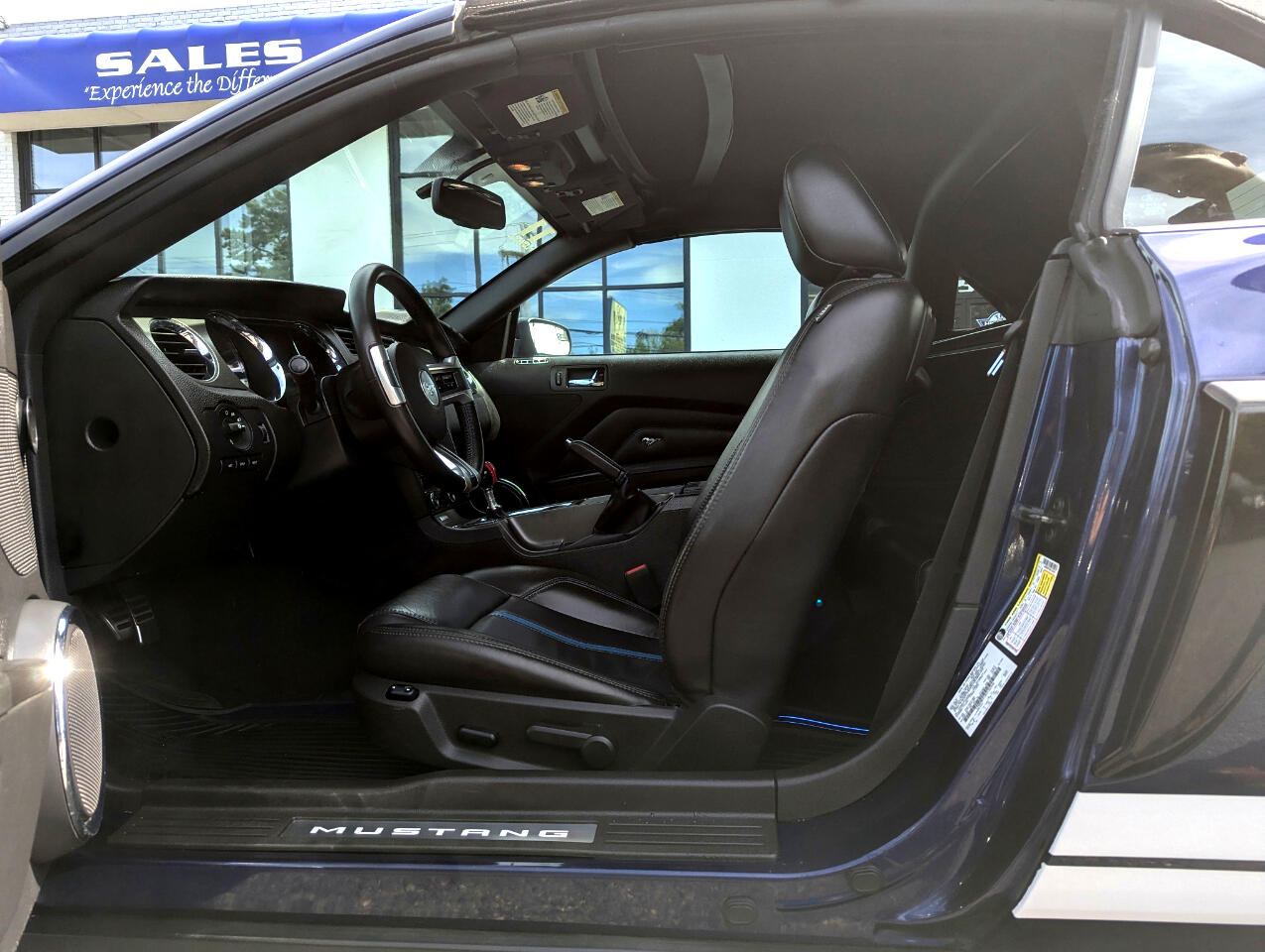 2011 Ford Mustang GT photo 14