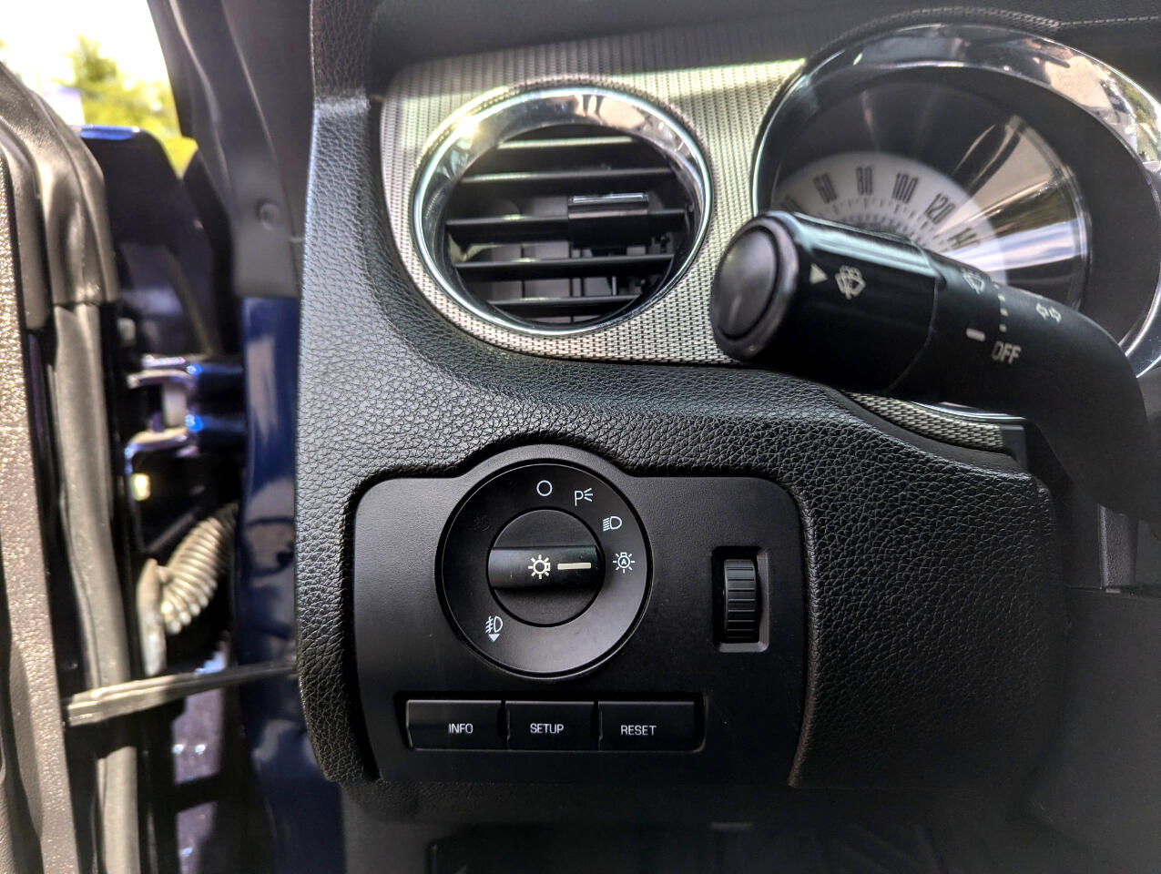 2011 Ford Mustang GT photo 15