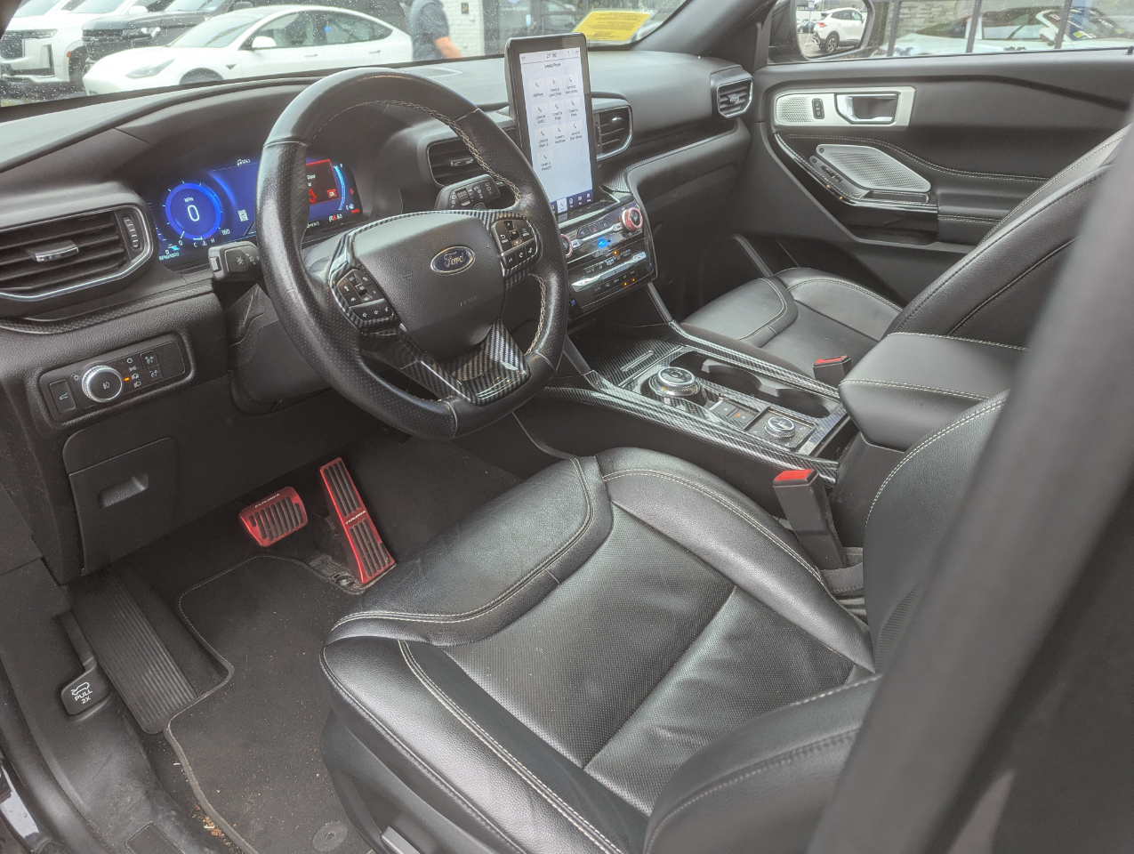 2022 Ford Explorer ST photo 2