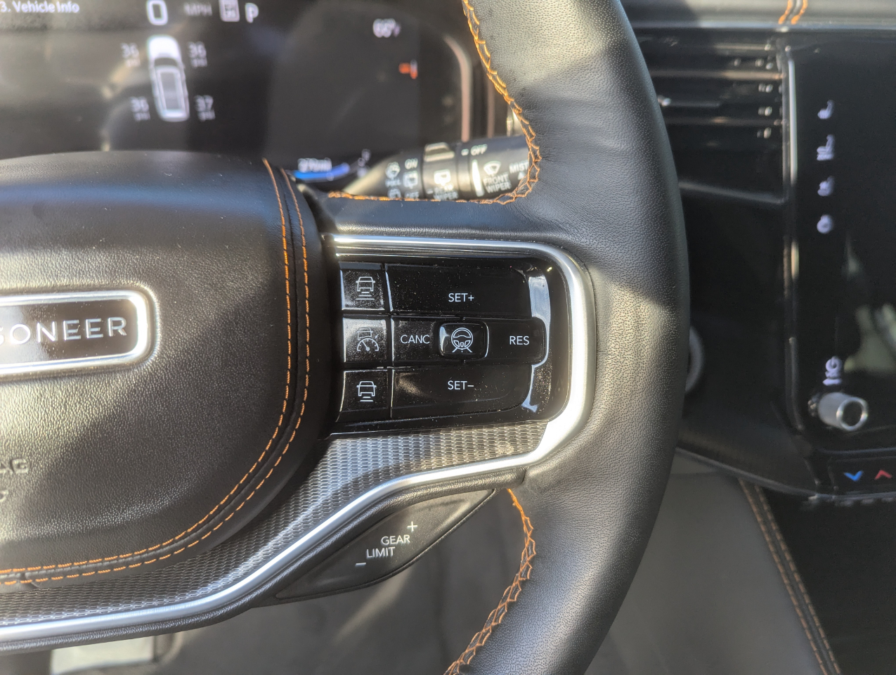 2024 Jeep Grand Wagoneer III Obsidian photo 14