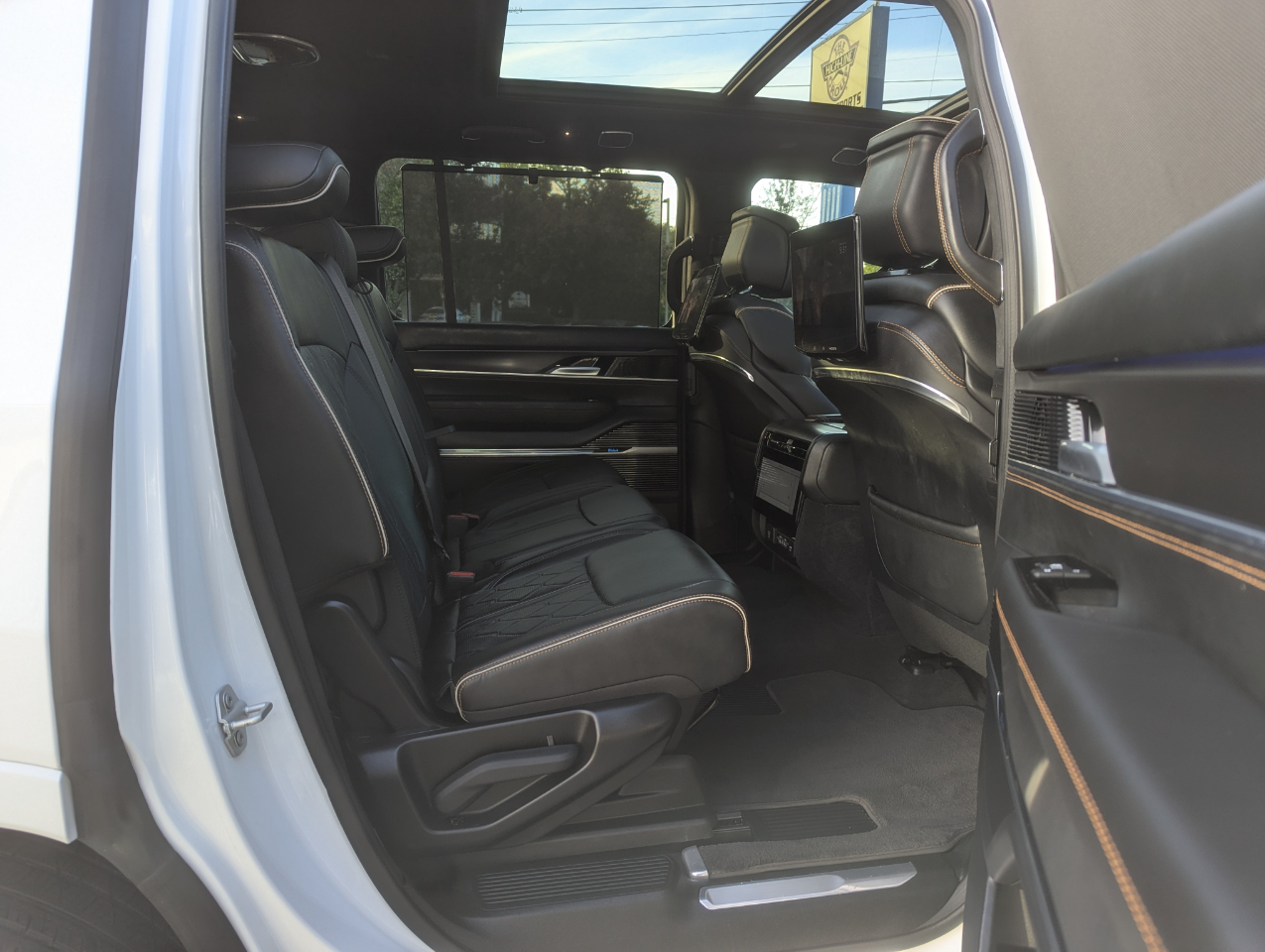 2024 Jeep Grand Wagoneer III Obsidian photo 28
