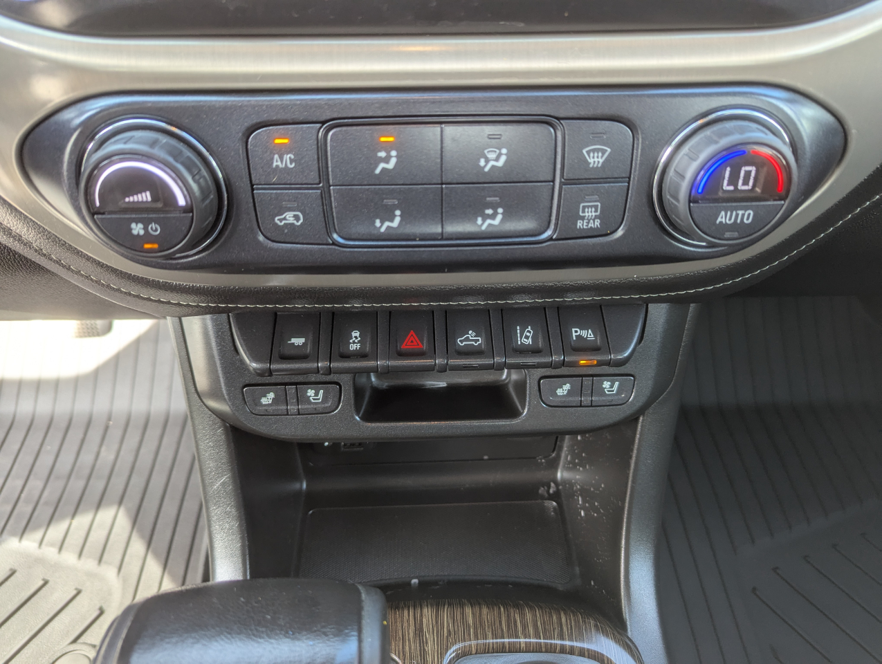 2020 Gmc Canyon Denali photo 23