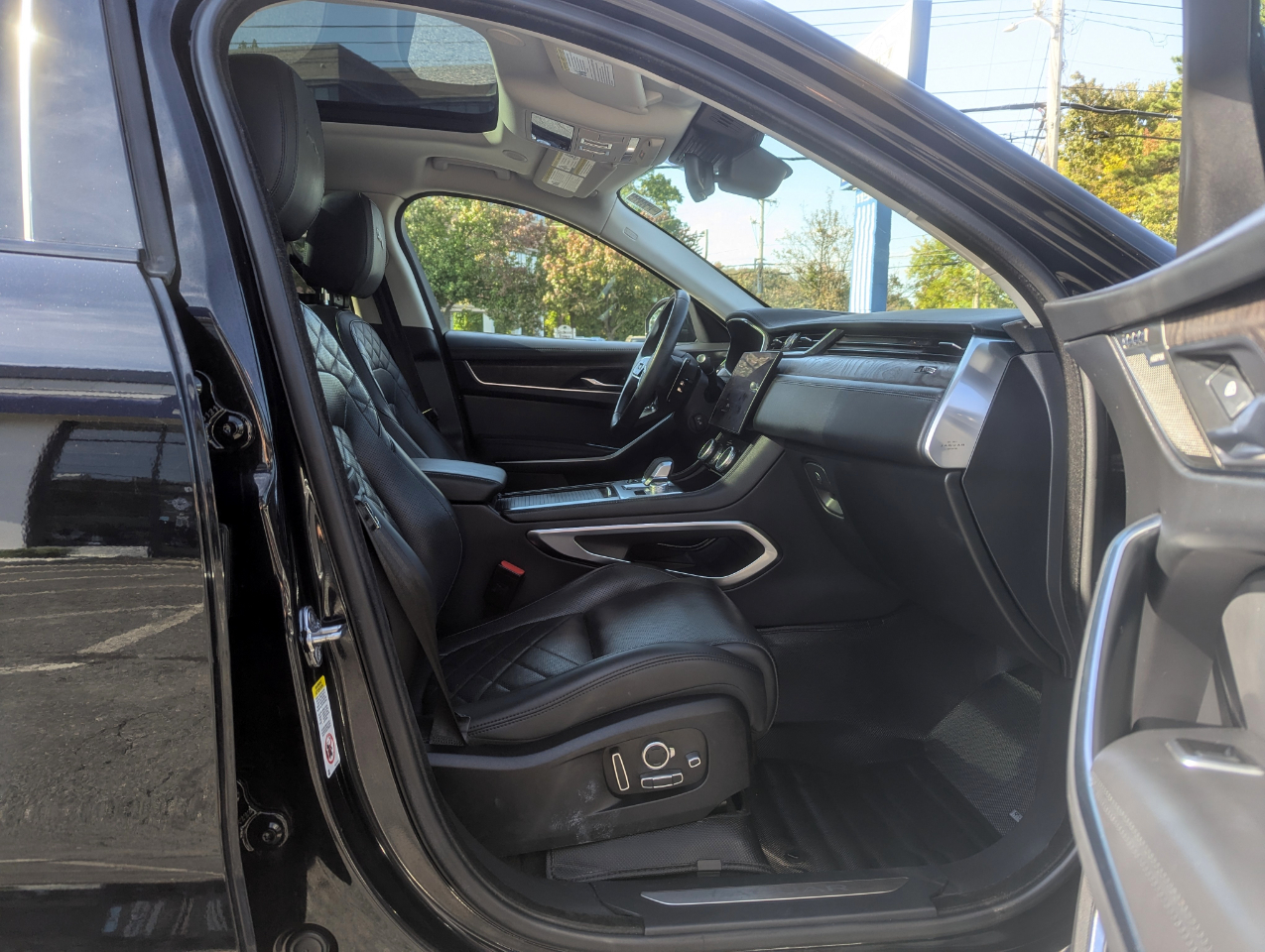 2023 Jaguar F-PACE S P250 photo 29