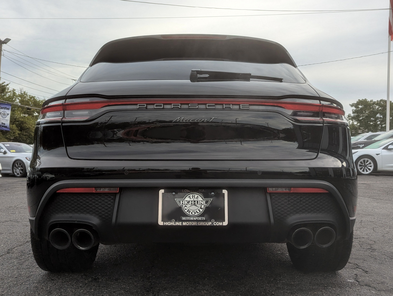 2023 Porsche Macan T photo 8