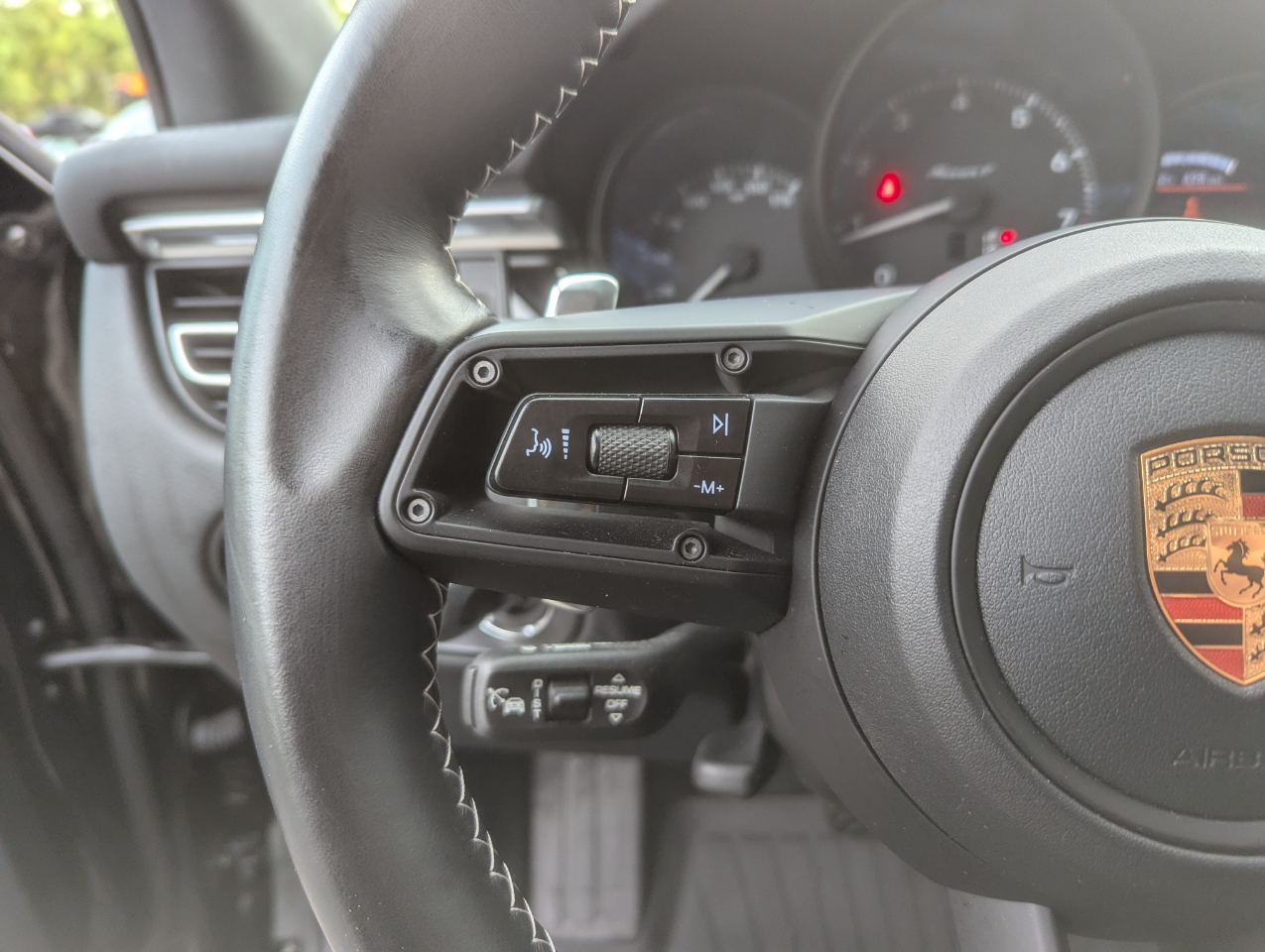 2023 Porsche Macan T photo 14