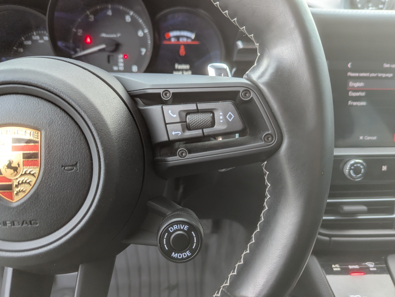 2023 Porsche Macan T photo 15