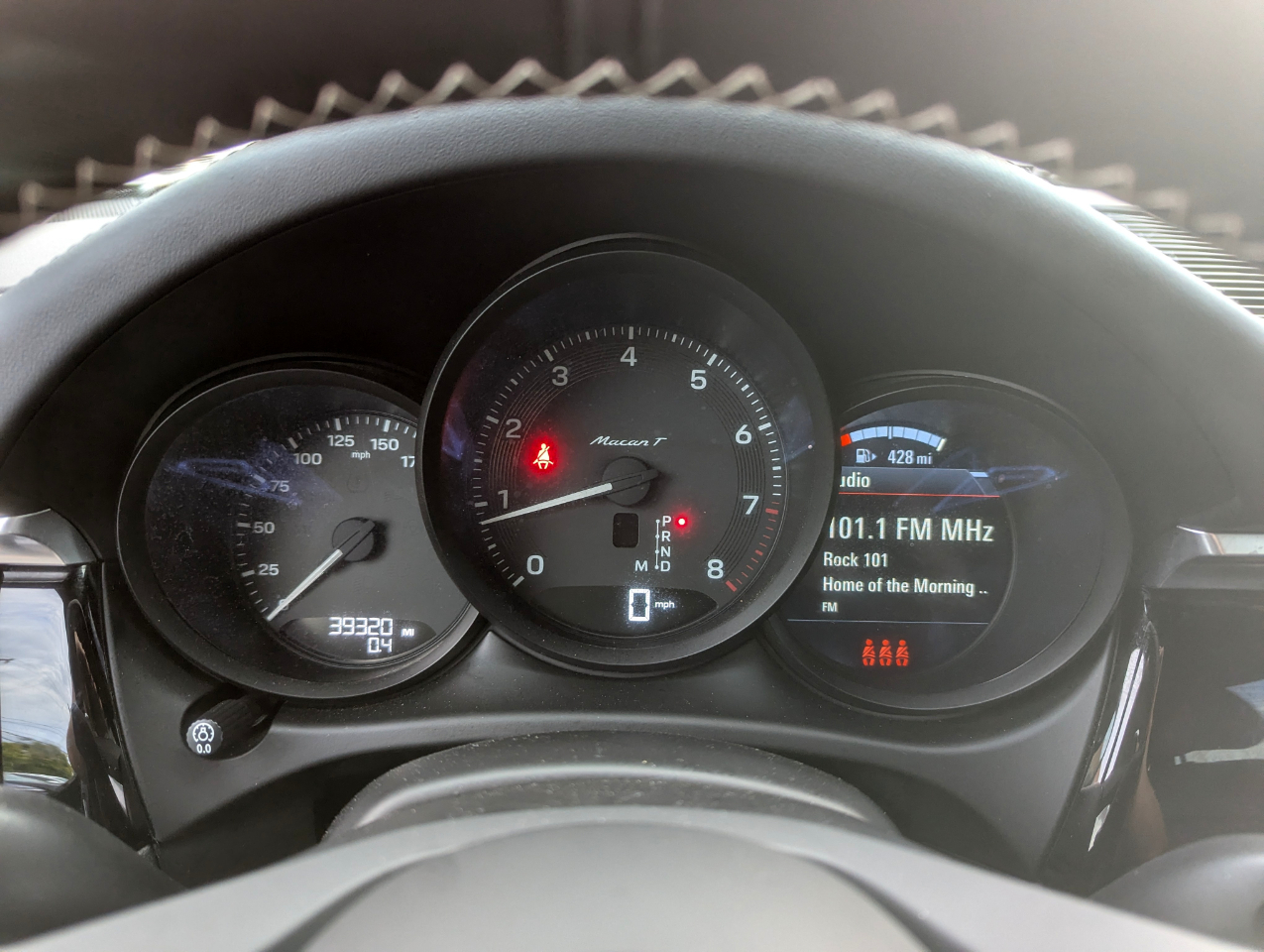 2023 Porsche Macan T photo 16